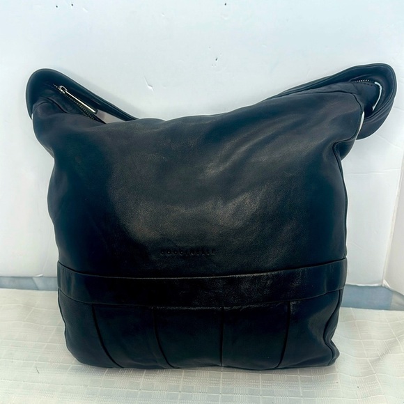 Sleek Black Hobo Bag with Timeless Design - Picture 1 of 11